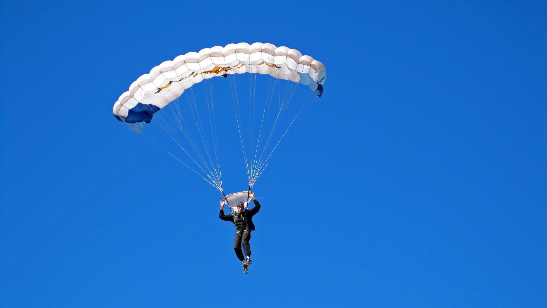 开云中国-电动动力系统：开启绿色赛车新时代，绿色动力汽车